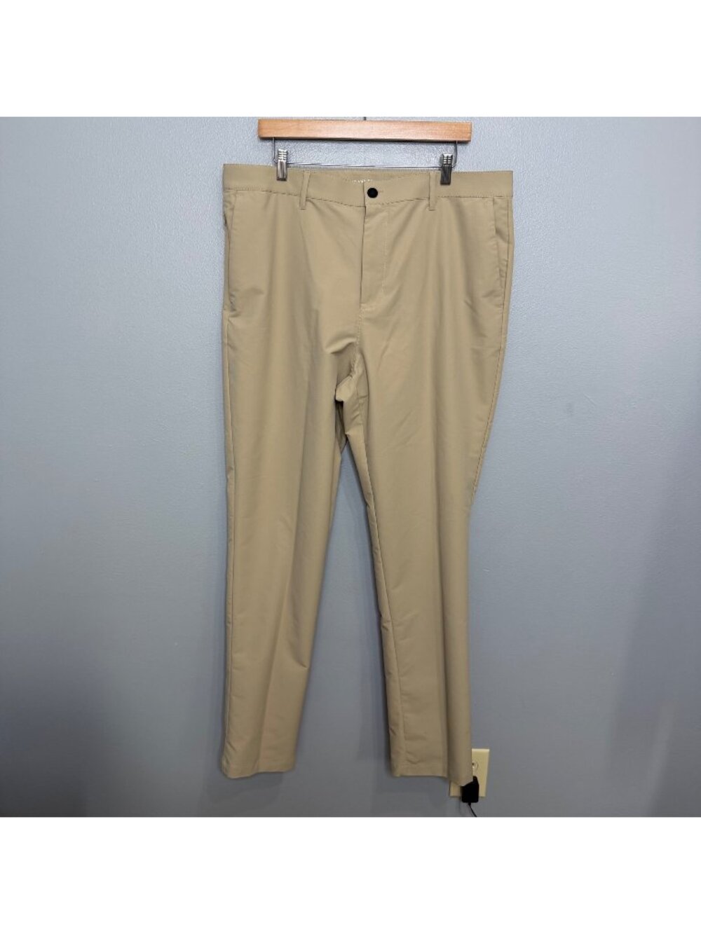 BANANA REPUBLIC men's performance pants in tan size 38 x 34
